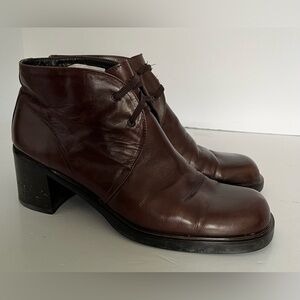 Joan & David Shoes Women’s 41 Vintage Brown Leather Ankle Booties Lace